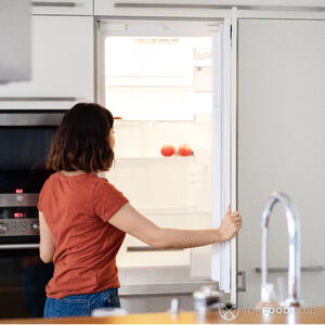 убрать в холодильник