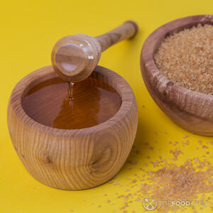 Добавить мёд и сахар