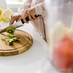 Нарезать киви