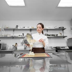 Распределить тесто