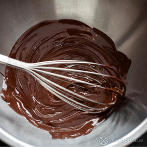 Растопить шоколад