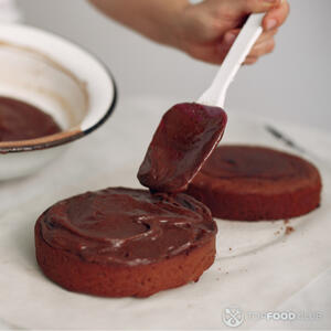 Намазать корж