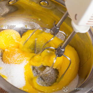 Взбить яйца