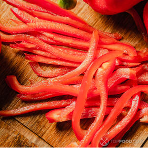 В вок положите болгарский перец