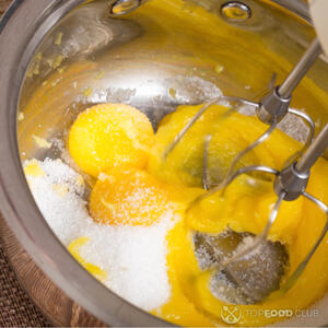 Взбить яйца