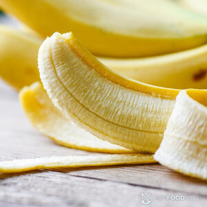 Очистить банан