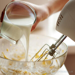 Добавить молоко