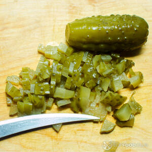 Порезать огурцы