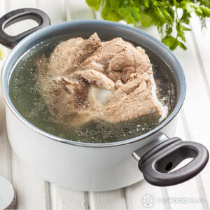 Отварить свинину