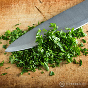 Порезать петрушку