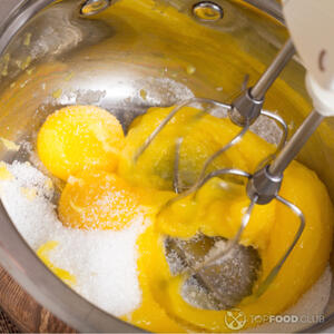 Взбить яйца