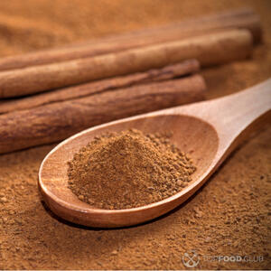 добавить корицу