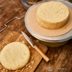 Разрезать бисквит