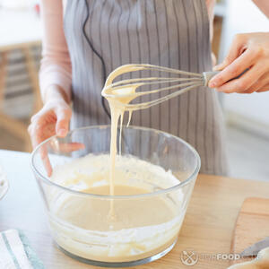 Перемешать венчиком