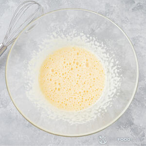 Взбить яйца