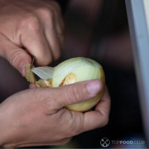 Очистить лук