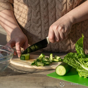 Порезать огурец