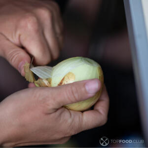 Очистить лук