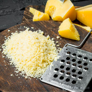 Натереть пармезан
