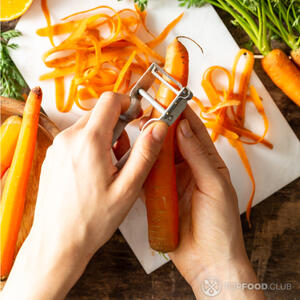 Очистить морковь