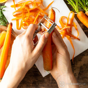 Очистить морковь