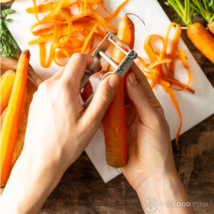 Очистить морковь