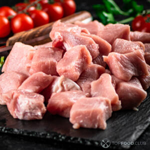 Нарезать свинину