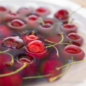 Подготовить вишни