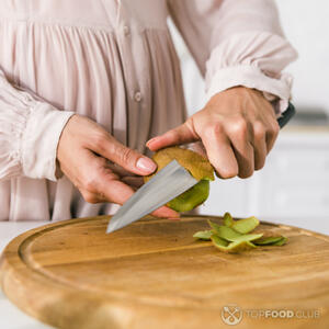 Очистить киви