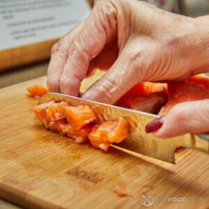 Нарезать кубиками