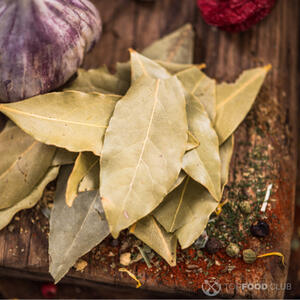 Подготовить лавровый лист