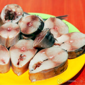 Нарезать рыбу