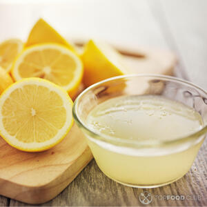 Выдавить лимонный сок