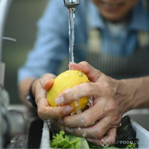 Помыть лимон