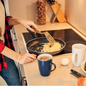 яйца нарезать