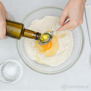 влейте растительное масло