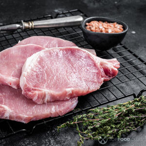 Нарезать свинину