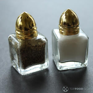 Добавить соль и перец