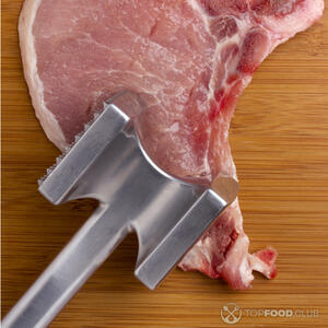 Отбить свинину