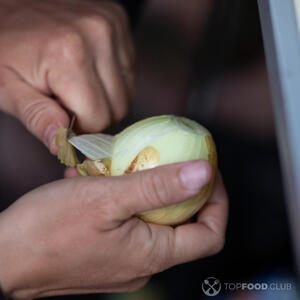 Очистить лук