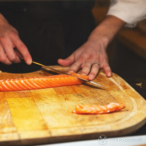 Порезать рыбу