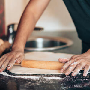 Раскатать тесто