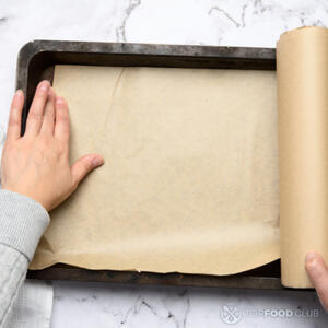 Подготовить противень