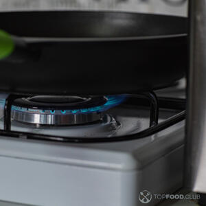 Подготовить сковороду