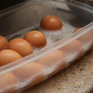 Помыть яйца