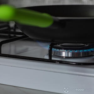 Подготовить сковороду