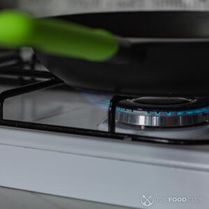 Подготовить сковороду