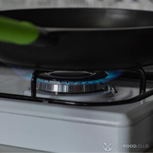 Подготовить сковороду