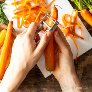 Очистить морковь