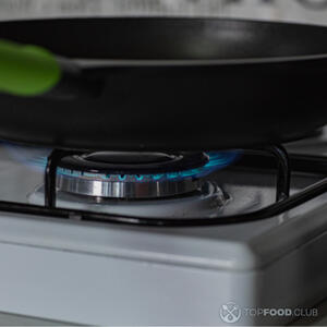 Подготовить сковороду